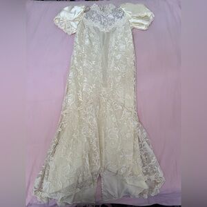 Vintage Cream Lace Puff Sleeve Beaded Wedding Dress